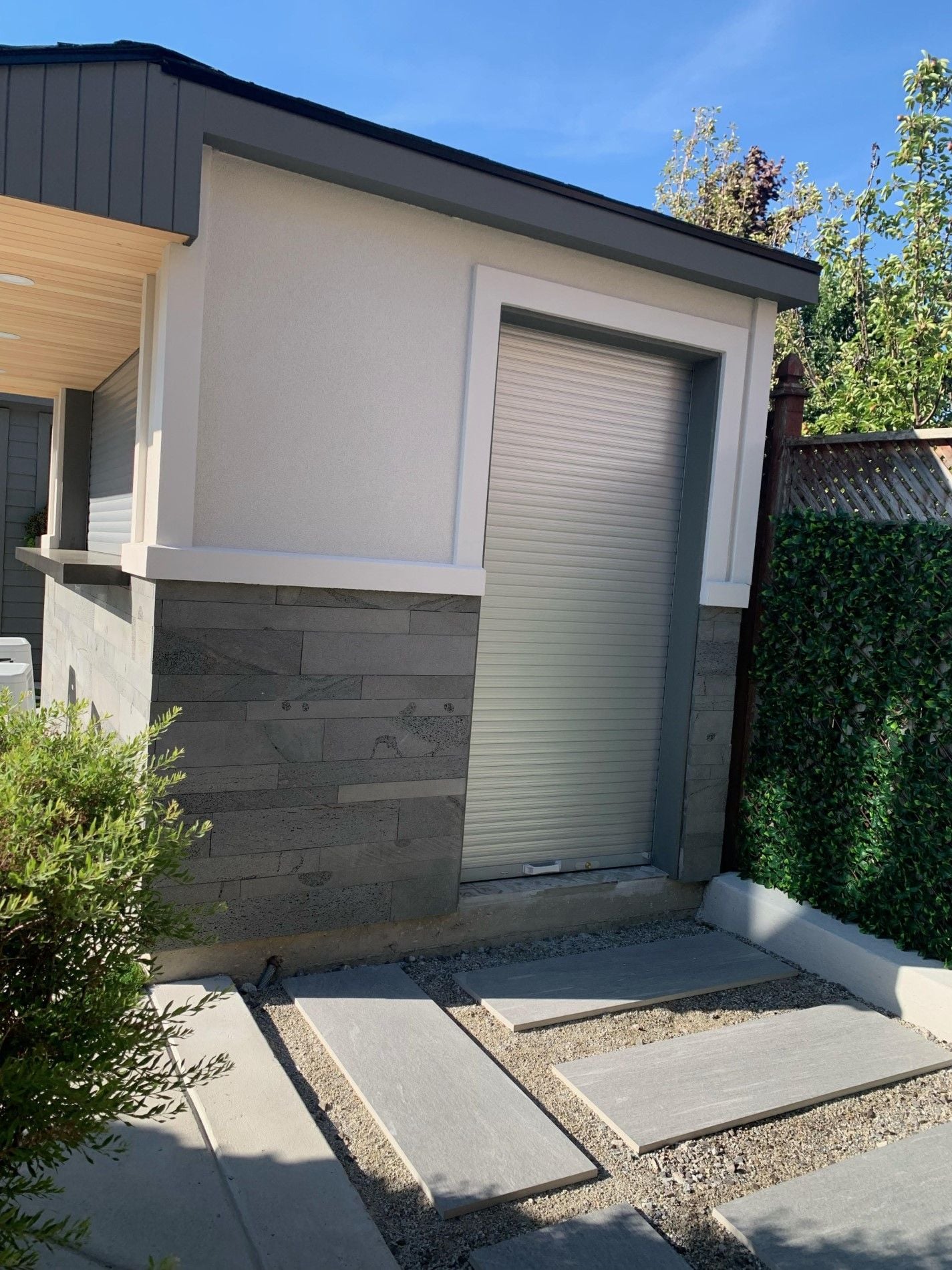 Nelly3 | Planc Platinum | Exterior | Natural Stone Veneer | Legerstone | Ledgestone | Ledge stone | Real Stone | Norstone | Staxstone DIY Projects Image -60da1c0090b6e